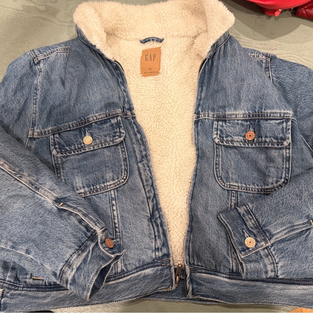 GAP Denim Jacket with Cream Sherpa lining sz. XL